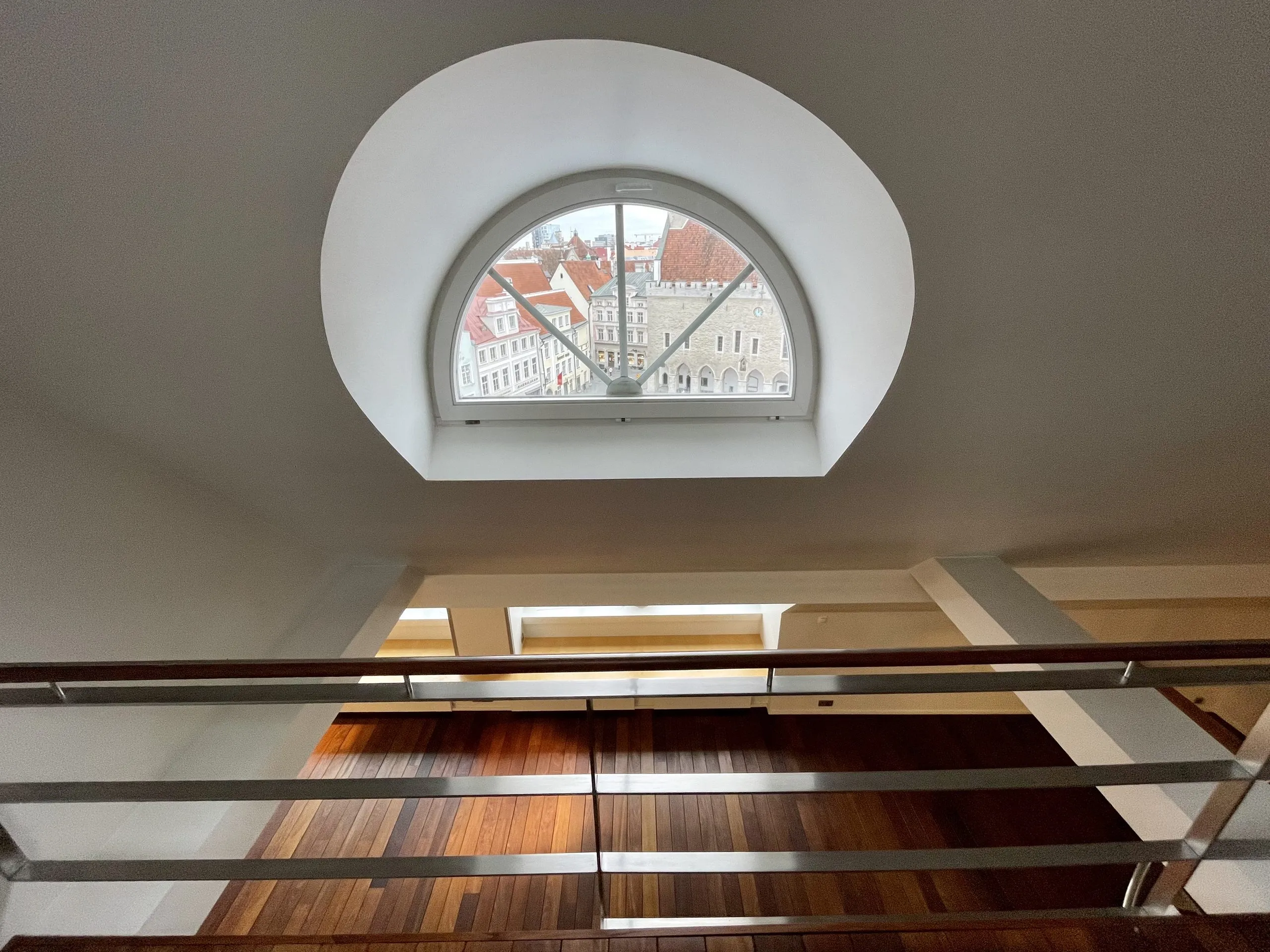 Raekoja penthouse, 16
