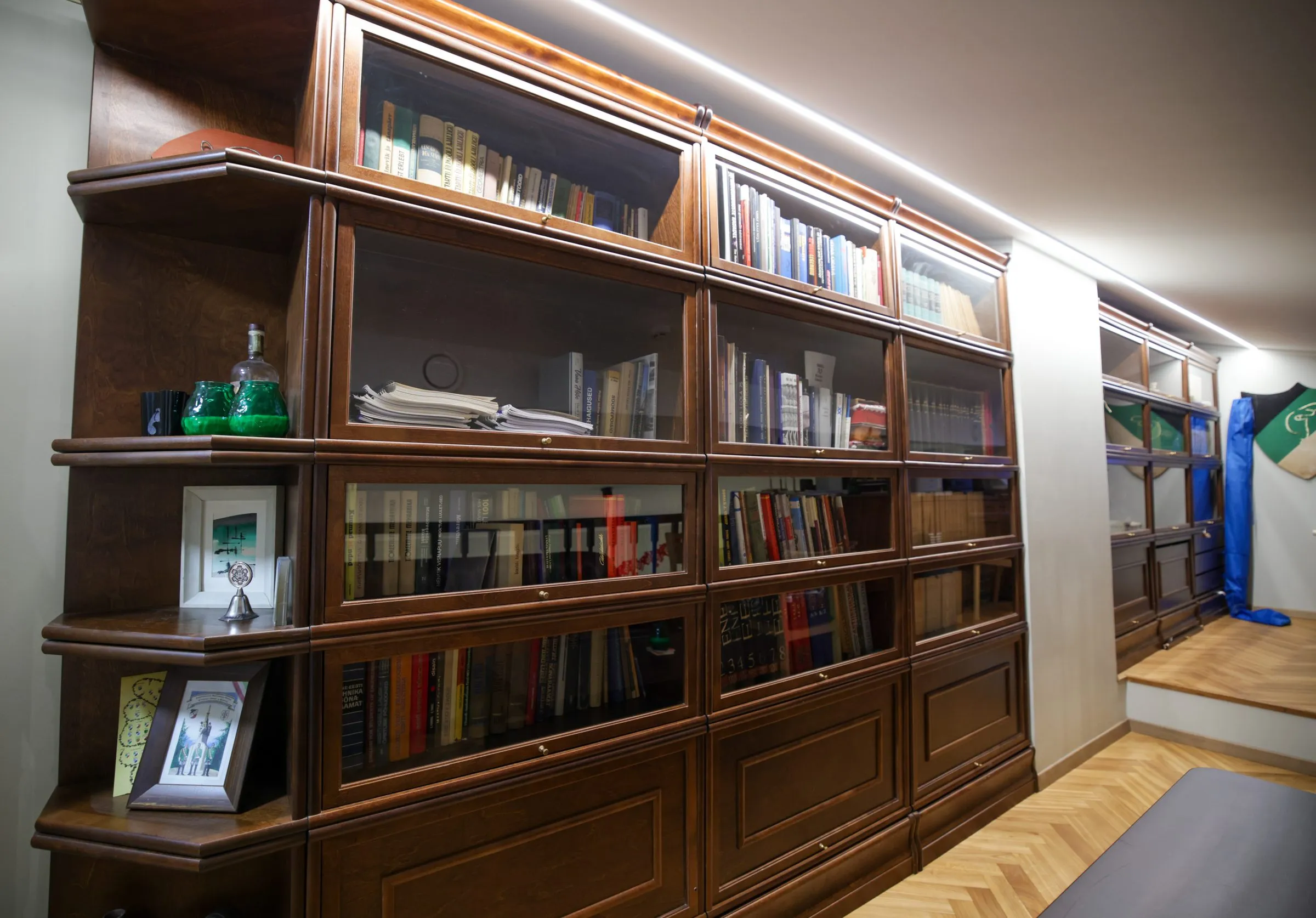 Korporatsiooni­hoone, 6