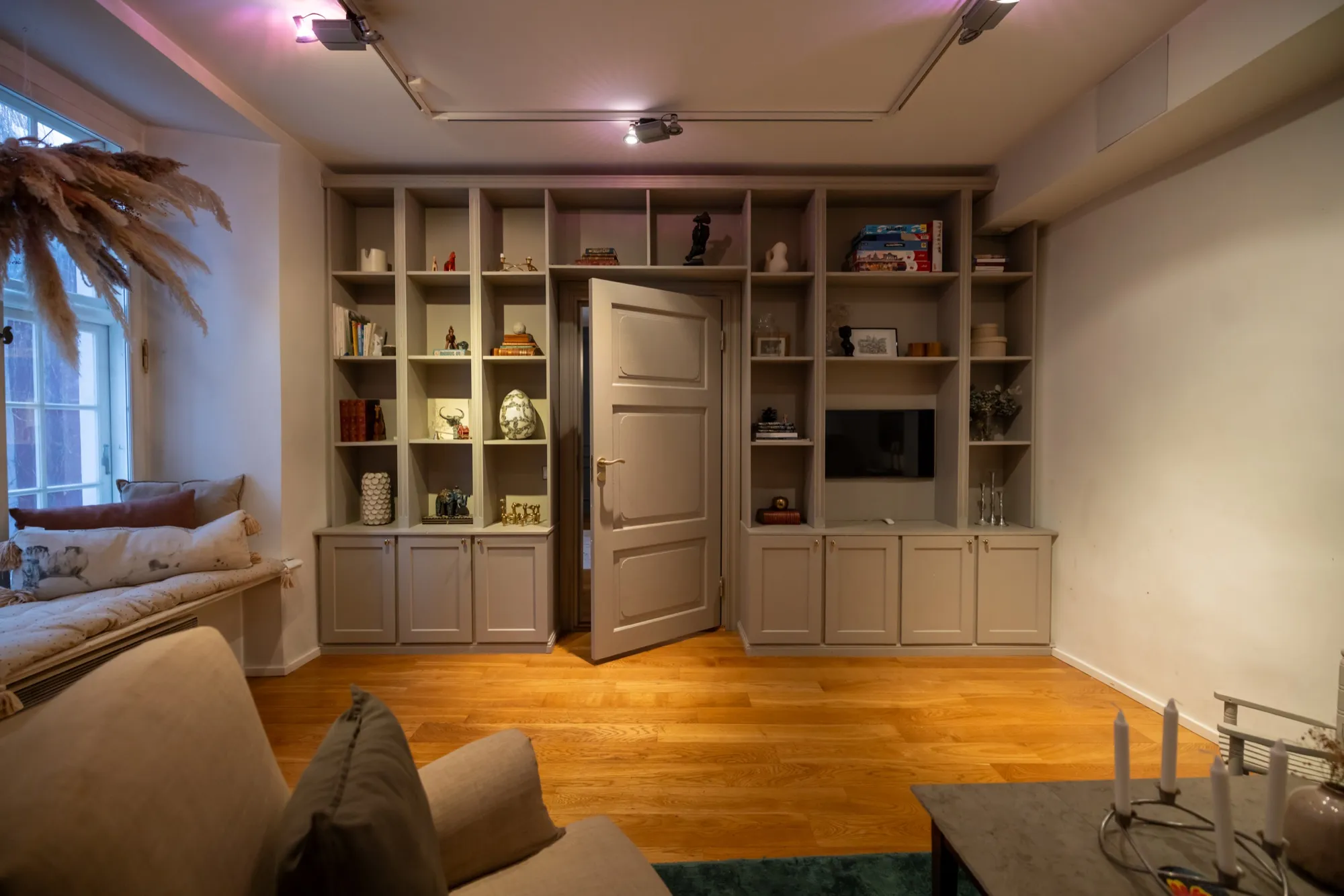 The Painted Ceilings, 17