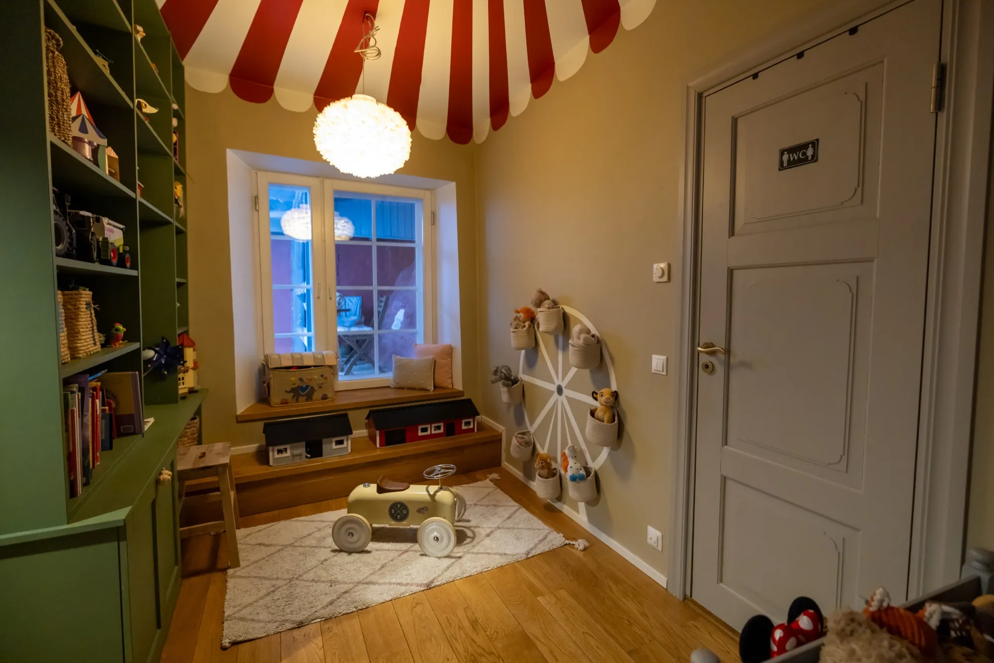 The Painted Ceilings, 21