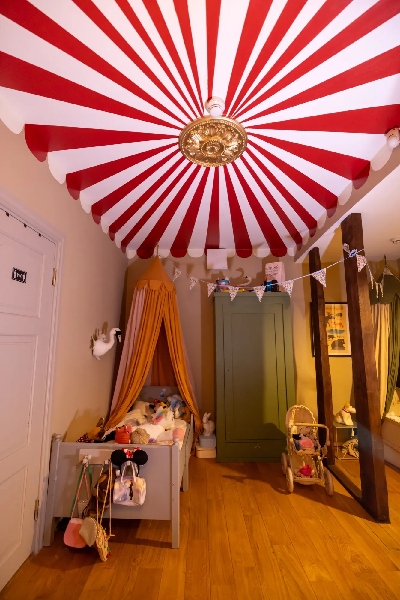 The Painted Ceilings, 25